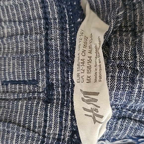 2 Shorts H&M and Old Navy - Picture 7 of 8